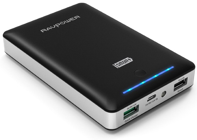 RAVpower 13400 comes with two output ports