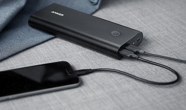 Fast charging USB-C powerbank for iPhone 12 Pro Max